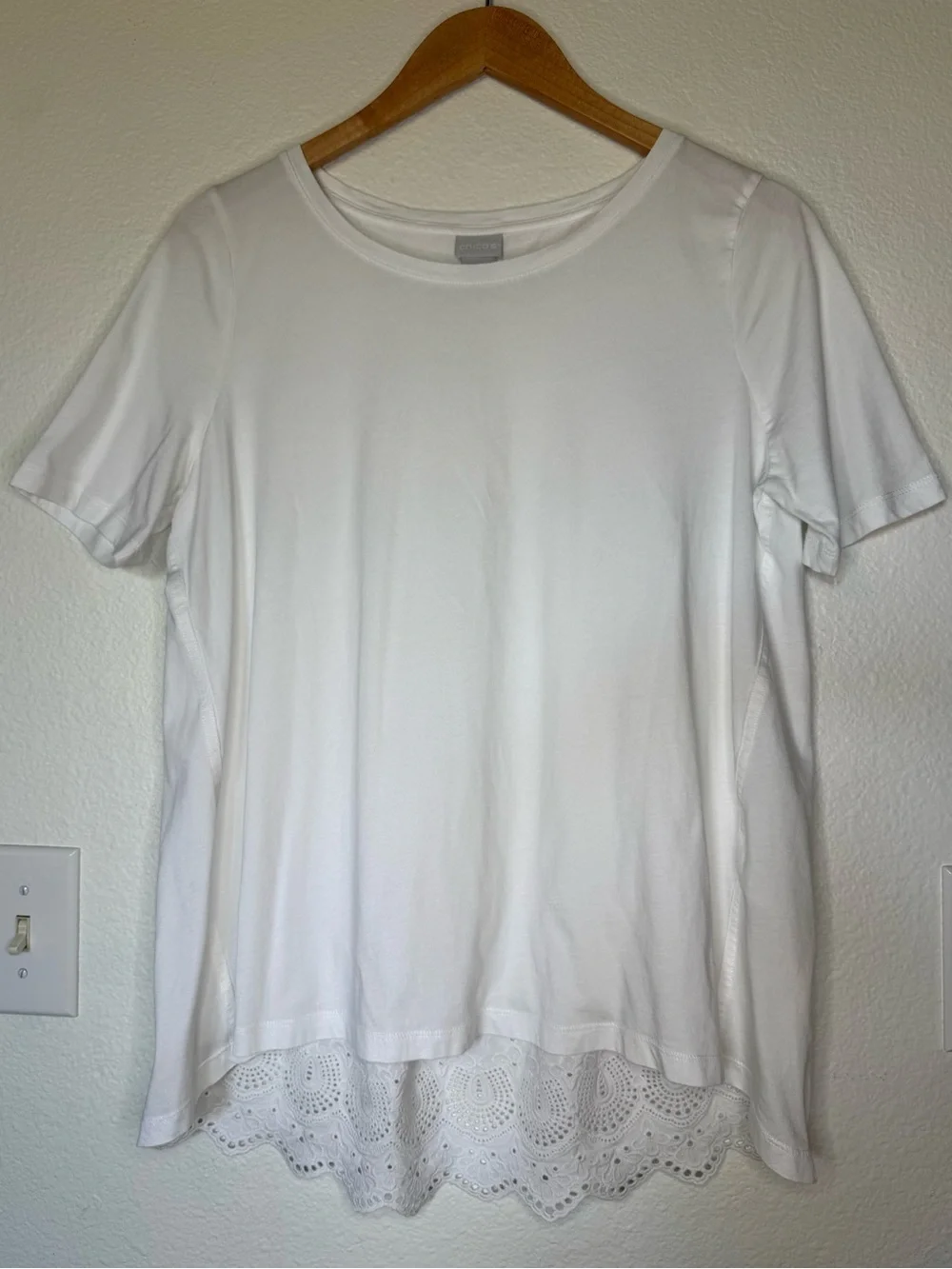 Chico’s White Embroidered Eyelet Tunic Top Short Sleeve Women’s Sz 8 (Chicos 1)